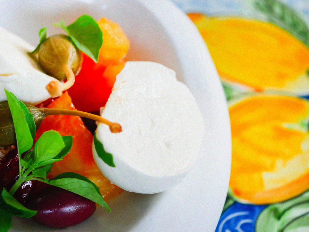 entrée salade de tomates et mozzarella italienne